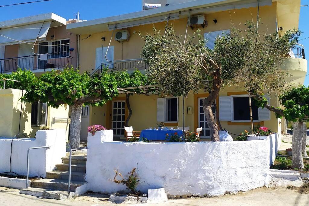 Το Σπίτι Της Μαργαρίτας Στην Παραλία Vila Nea Styra Exterior foto
